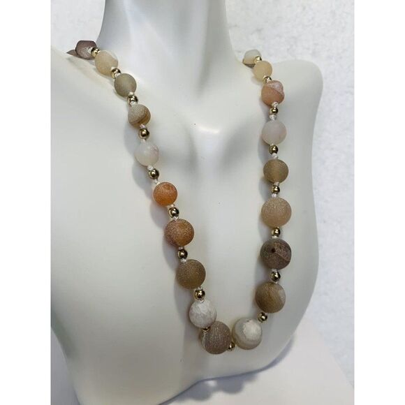 Vintage Tan Spherical Large Beaded Round Long Graduated Stone Necklace 40” - Picture 10 of 12